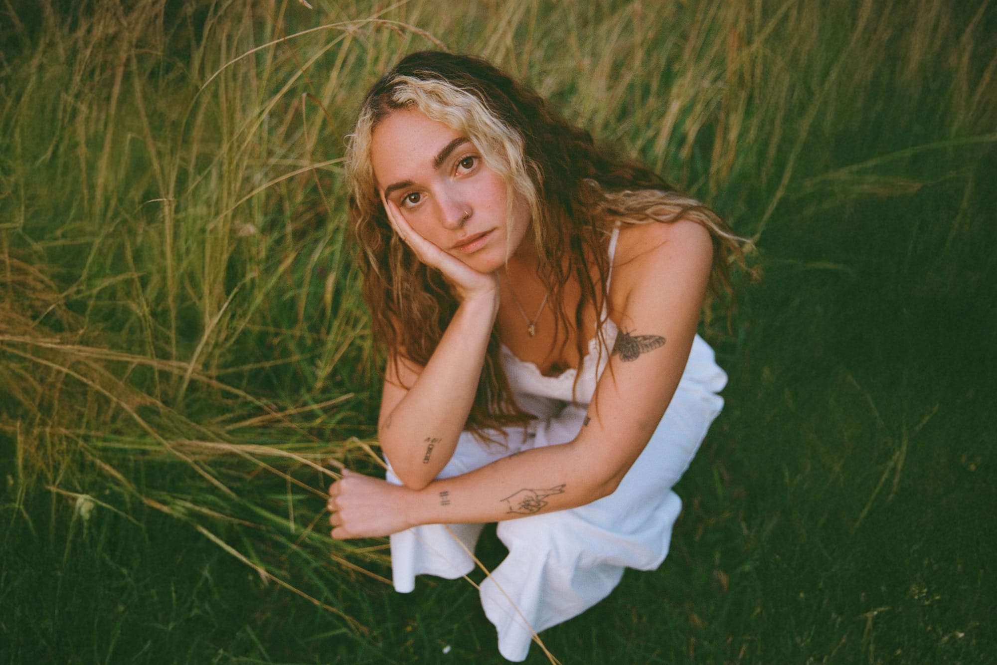 néomí - Do You Want To Be Honest? [Video]