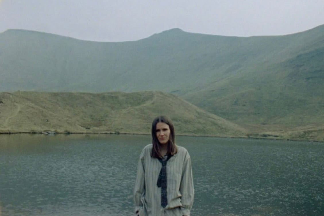 Art School Girlfriend - The Peaks [Video]