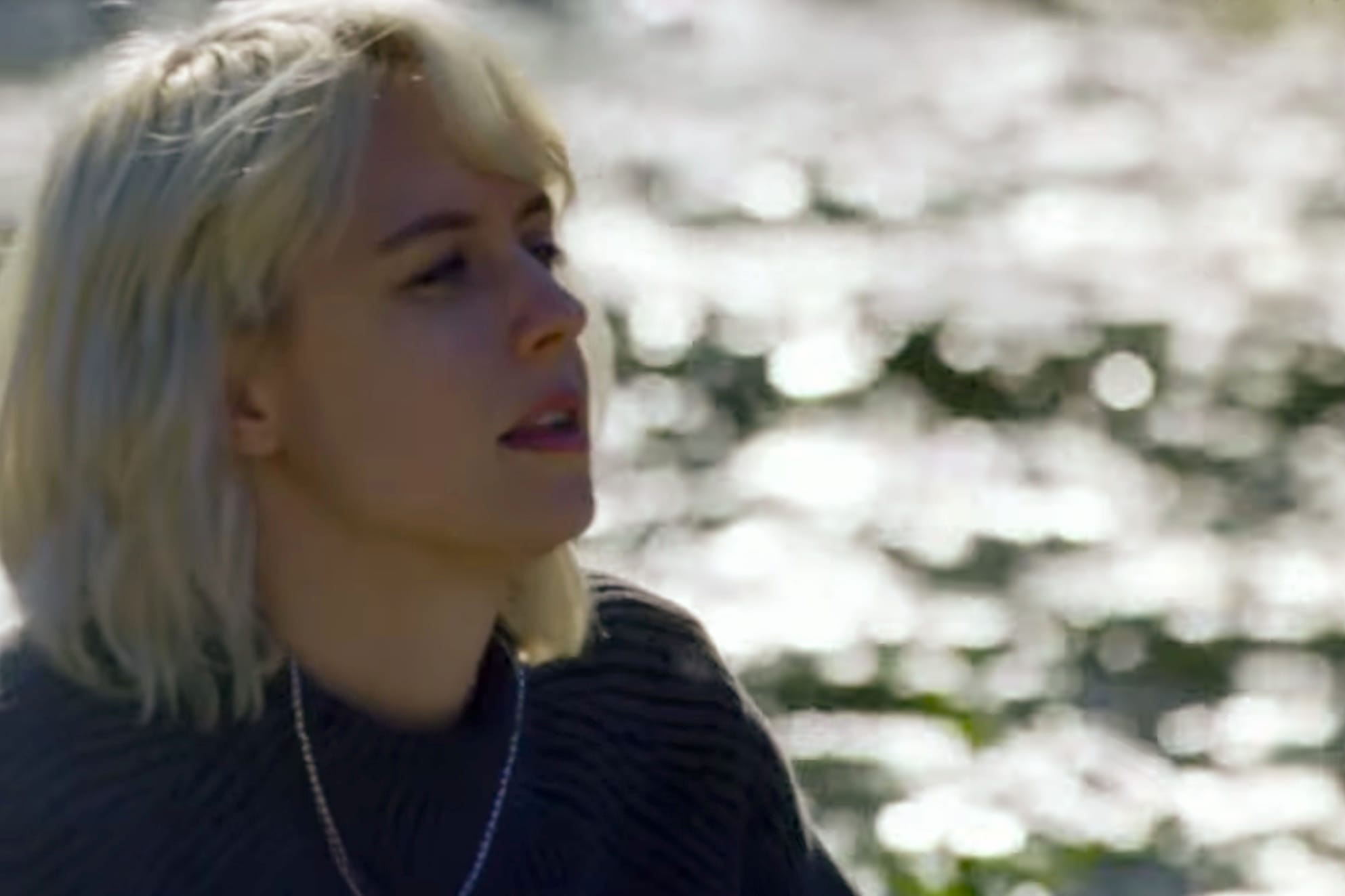 Avalon Emerson - Eden [Video]