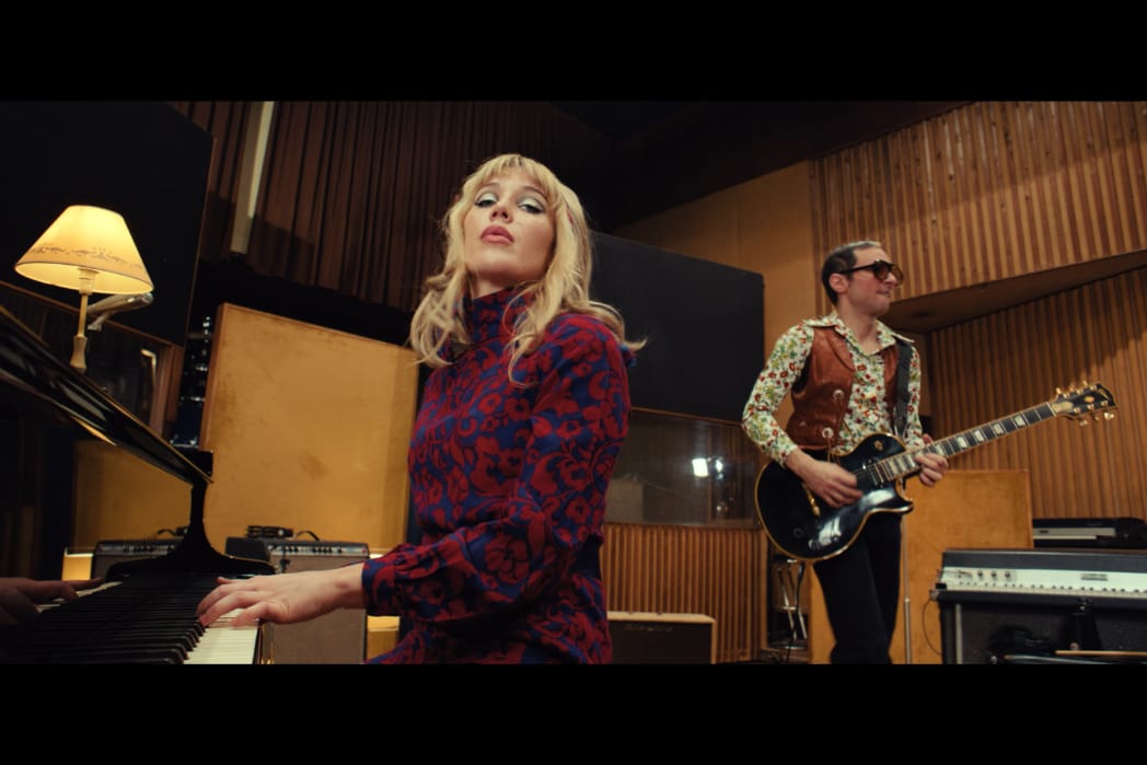 Sam Quealy (feat. Marlon Magnee) - By My Side