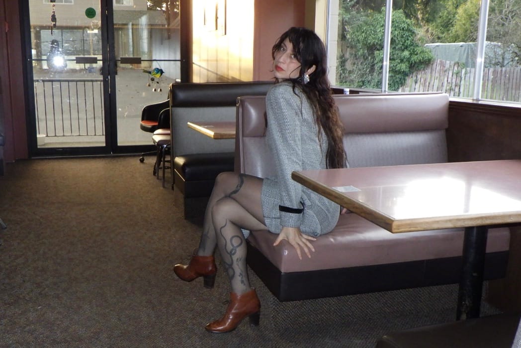 Ora Cogan - The Smoke