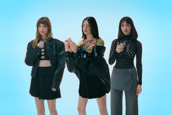 Members of the band automatic looking like mannequins.
