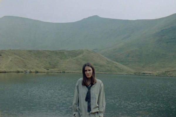 Art School Girlfriend - The Peaks [Video]