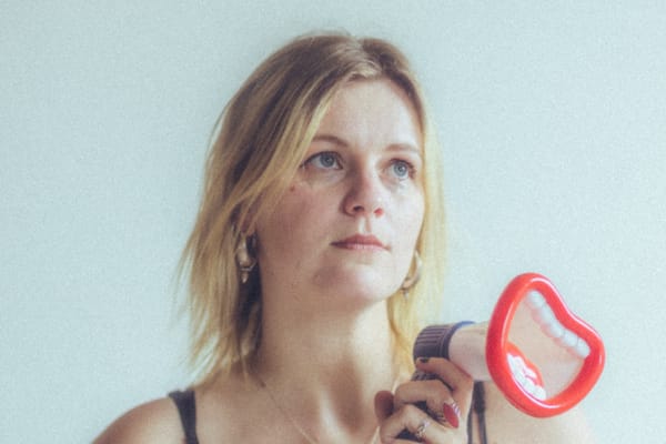 Romanie - I Won't Yell