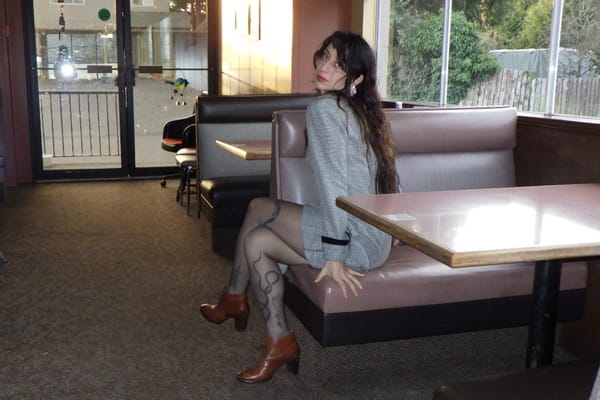 Ora Cogan - The Smoke